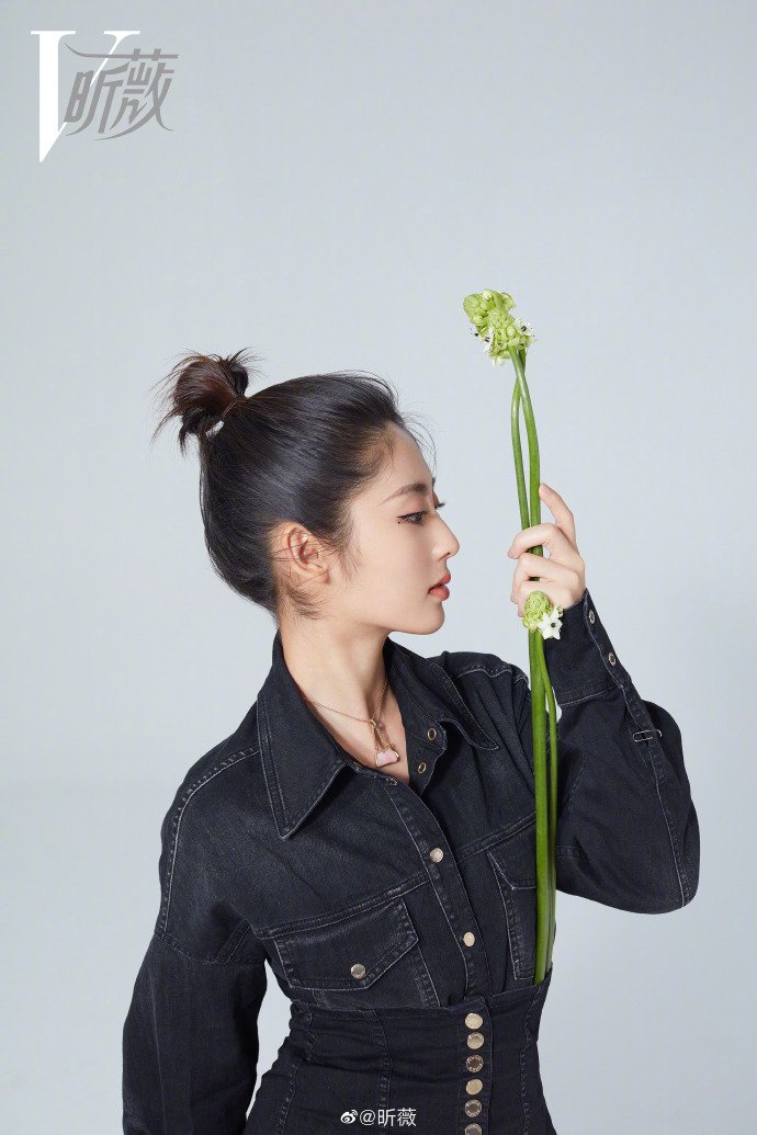 C_mandraa's tweet photo. Xing Fei untuk Majalah Xinwei.
#dramachina #cdrama #chinesedrama #chineseactress #XingFei #FairXing #邢菲 #PutYourHeadonMyShoulder #MissCrowwithMrLizard #TheFadedLightYears #YourHighnessTheClassMonitor #myLittleHappiness #TheMoonBrightensForYou #ForgetYouRememberLove https://t.co/fN8H2gNQGs