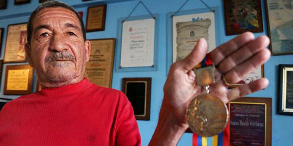 El pueblo venezolano celebra la vida de una gloria del deporte nacional, el gran Francisco “Morochito” Rodríguez. Mis felicitaciones y reconocimiento a la leyenda del boxeo que le regaló el primer oro olímpico a la Patria. Nuestro cariño para ti, amigo. ¡Feliz cumpleaños! https://t.co/bb2Wf8kZvl