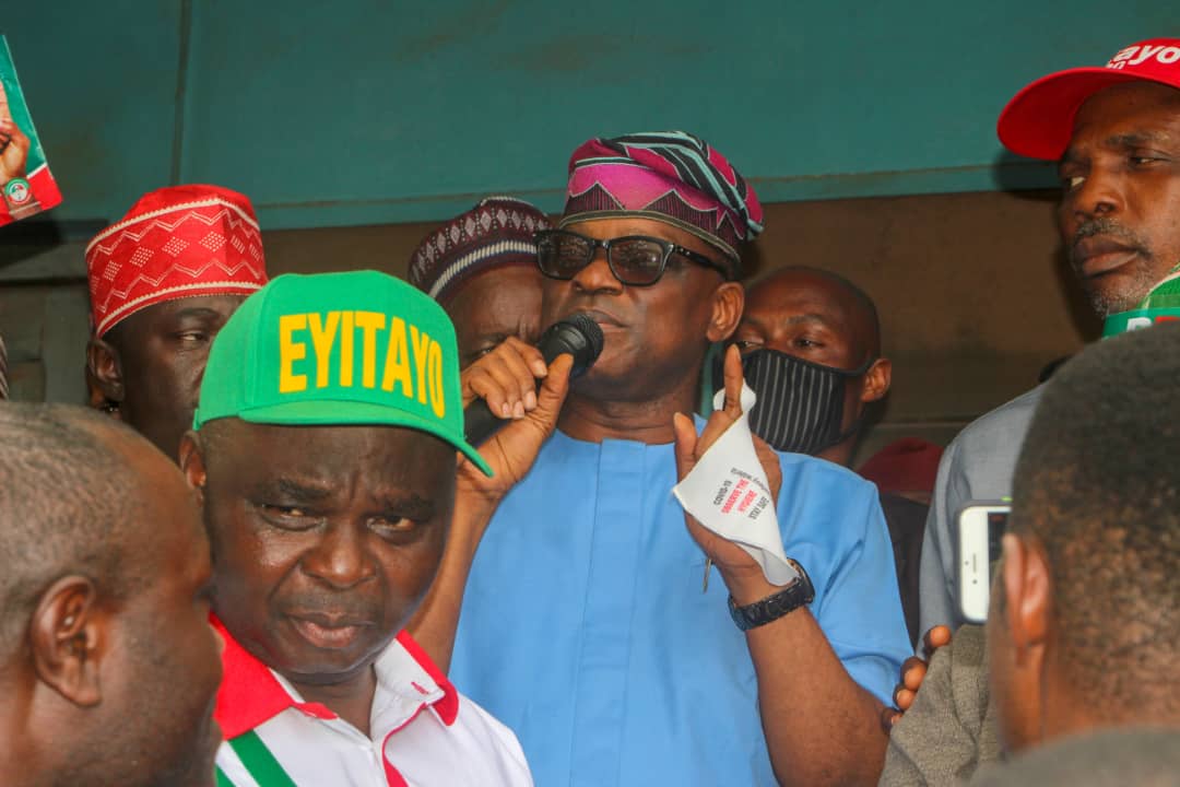 OjoOluwaseunAb1's tweet photo. Eyitayo campaign train visit sango cattle market. Eyiforall. #OndoDeservesBetter https://t.co/Qm9NZVYehw