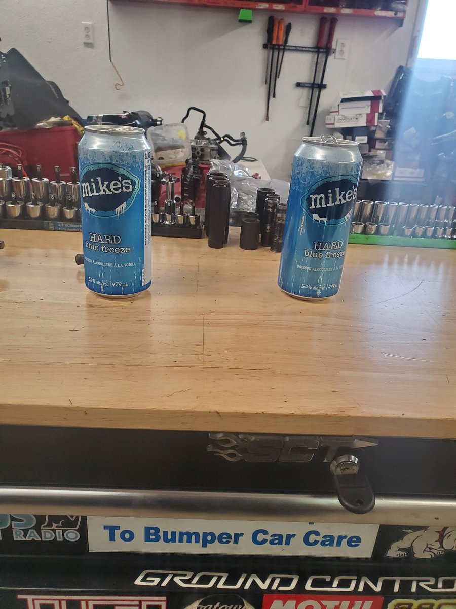 OpposedMechanic's tweet photo. #bluefreeze day for me and @NLTomCat1
Herrrreeeee PSPSPSPSPSPSPSPS https://t.co/fvIAxxEwul
