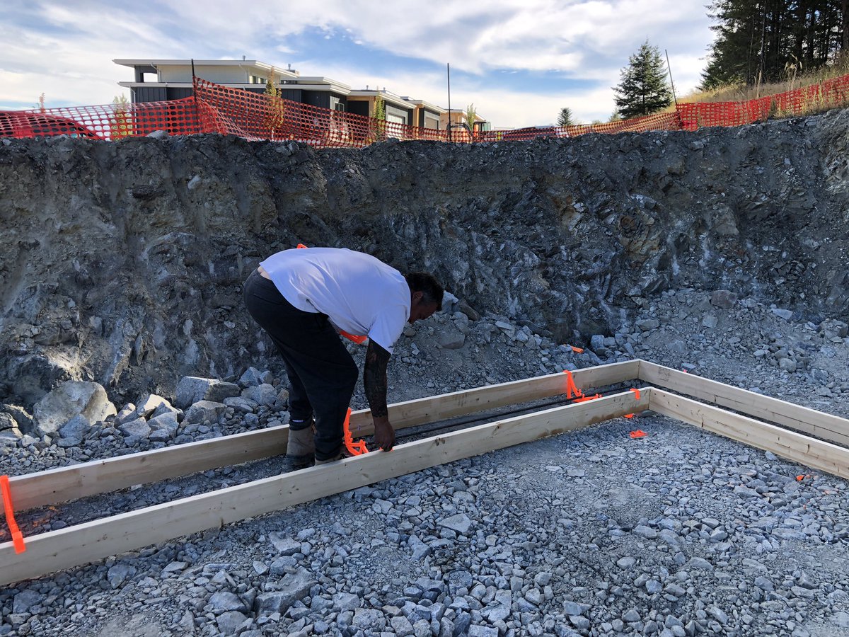 Accufooting's tweet photo. #accufooting getting #footing rebar installed in the proper location  #easy #fast #accurate give them a try https://t.co/n0pJ0tTGXN unskilled #labour no troubles. #concrete #footers #rebar #building @PCA_Daily @nrmca @concretealberta @ICFBuilderMag @buildcanada @CFAWalls https://t.co/6VARDlfzBs