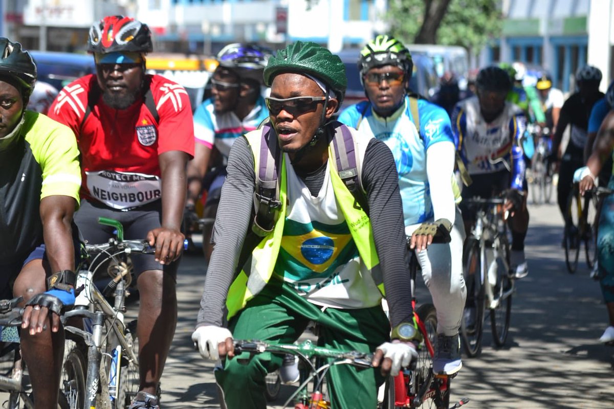 Ali_Manzu's tweet photo. #mombasaedition #Sharetheroad #MyLane2 #cyclistslivesmatter #RIPBelac Pic courtesy @donmakameleon https://t.co/4comrq1toS