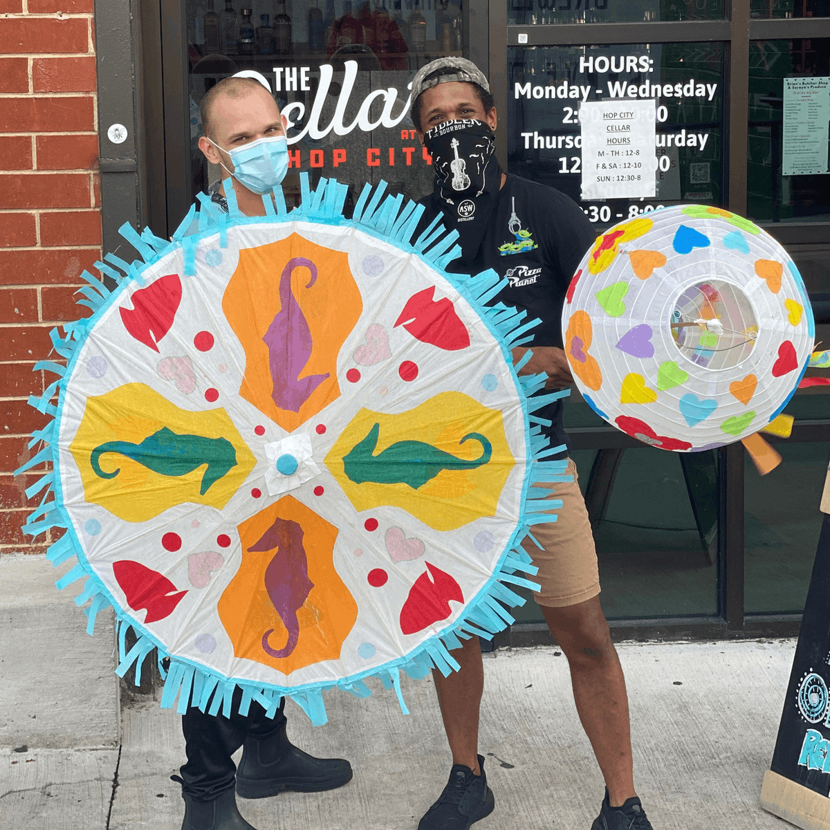 HopCity's tweet photo. The @AtlantaBeltLine Lantern Parade is socially distant, but it's still going to be awesome. Make your very own lantern - supplies at Krog St. & West End.
Details: https://t.co/6VvqUxPchm
#beltlineparadeinplace #atlbeltline #beltline #westendatl #krogst #inmanpark #leeandwhite https://t.co/wIoNHM4RCJ