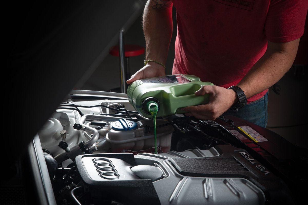 ECSTuning's tweet image. Glug glug glug 

LIQUI MOLY fluids and Hengst filters making sure this #b8s4sweepstakes car is in tip-top shape.

#ecstuning #ecs #audi #liquimoly #hengst #fourrings #quattro #audizine #b8s4 #s4 #b8