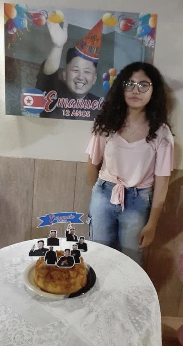 lacura_'s tweet photo. cuando te gusta el k-pop pero tu papá no procesa muy bien la diferencia sociocultural de las coreas. https://t.co/sMeueUUu9R