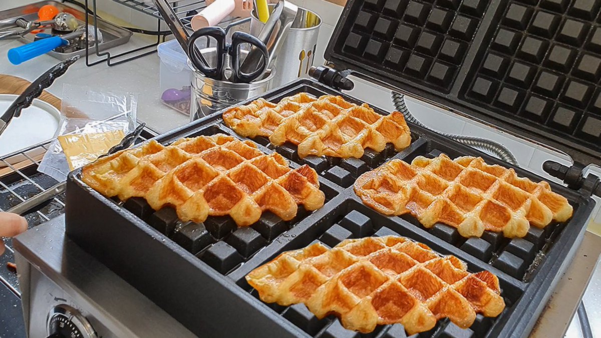 カモメグルメ Seagull Food ソウルの屋台グルメ クロワッサンワッフルクロップル作り 弘大クアンプル クロワッサン 生地を使ってワッフルマシンで焼く食感が絶品 韓国 韓国ブサン 韓国料理 ストリートフード カモメグルメ Seagull Food ソウルの屋台グルメ クロワッサンワッフルクロップル作り 弘大クアンプル クロワッサン 生地を使ってワッフルマシンで焼く食感が絶品 韓国 韓国ブサン 韓国料理 ストリートフード