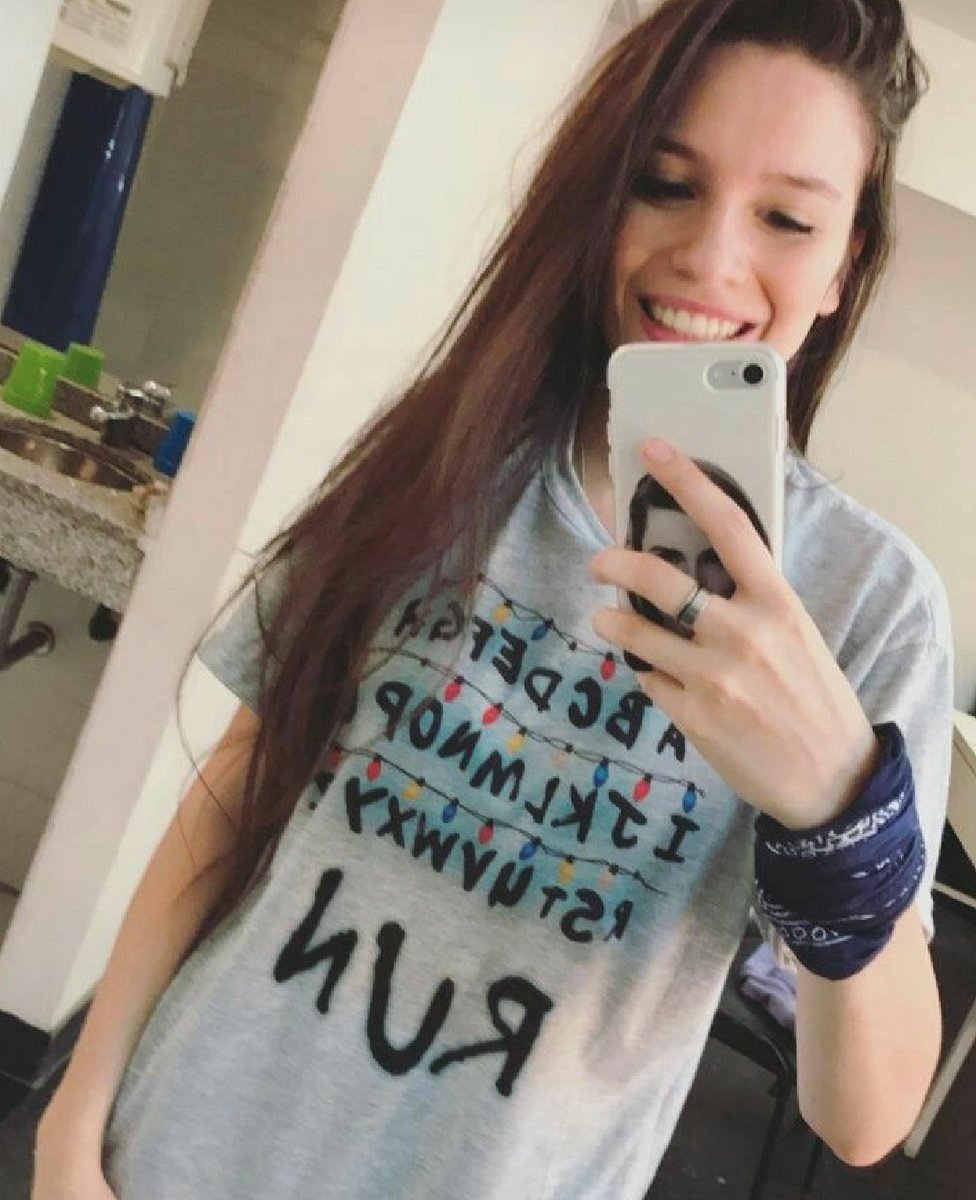 magicsuarez08's tweet photo. #talentforsuarez hola,bueno no tengo ningún talento pero lo mejor q hago es llorarle a fotitos viejas de micaela y amo bailar <33 https://t.co/hQsDd1FyjL