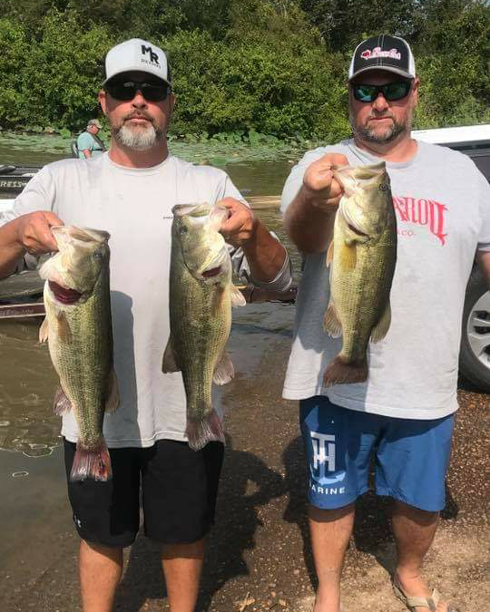 Rougaroutackle's tweet photo. Team member Jeff Marks and his partner had a great day on the water yesterday. #rougaroutackle #teamrougarou #fishwildly #bassfishing #largemouthbass #basstronomical #tungstenweights #smallmouthbass https://t.co/BJZnJG84Sb