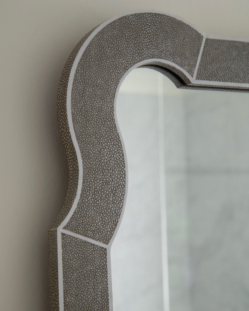 The textured finish of shagreen meets the smooth decorative line in the frame of the Savoy Mirror.

#vaughandesigns #design #interior123 #decoration #vaughan #englishdesign #lighting #interiordesign #homedecor #home #interiors #savoy #mirror #elthamcollection #newproduct