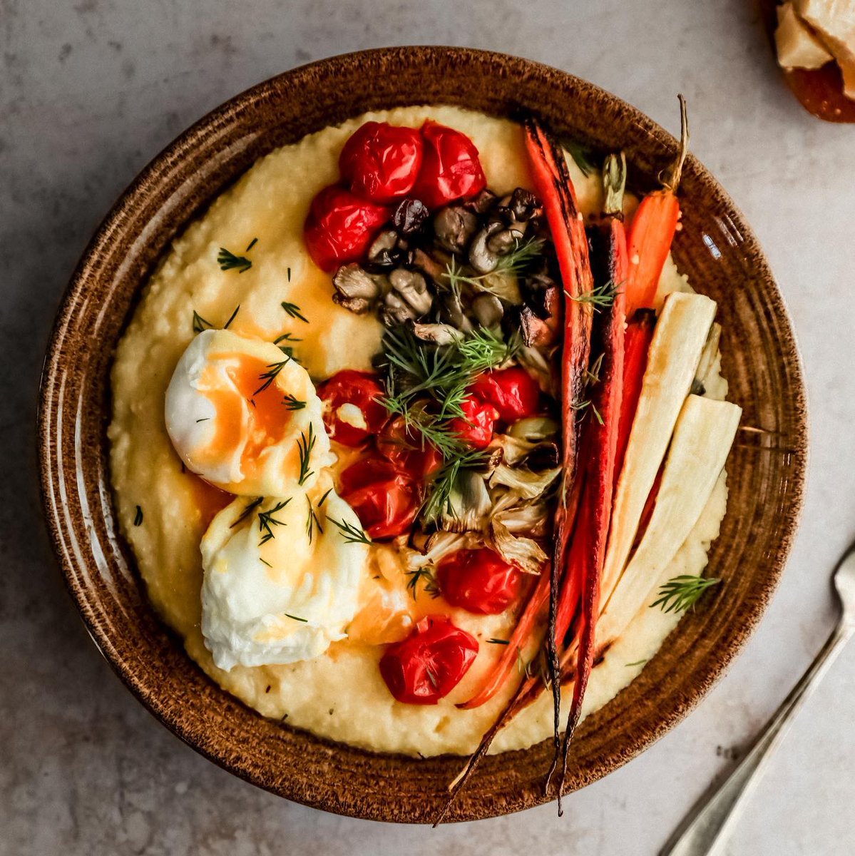 DenbyPotteryUSA's tweet image. Delicious Creamy Polenta from @jennifahbravo. Featuring our Studio Craft Chestnut Ridged Bowl, perfect for all of your fall recipes...
.
Search “polenta” on the @theinspiredhome website for the recipe!!
.
( #📷 @jennifahbravo )
.
#denby #studiocraft #stoneware #madeinengland