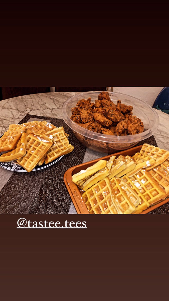 PrincessTiera__'s tweet image. Hi can you guys follow my small business on IG instagram.com/tastee.tees