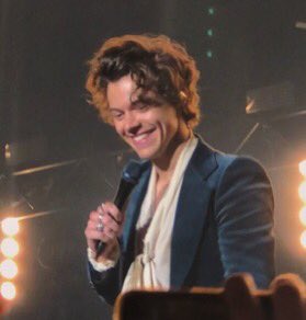 30 years from now, teenage girls will see these pictures of harry styles and wish they lived in the same era as “young harry styles”, a thread