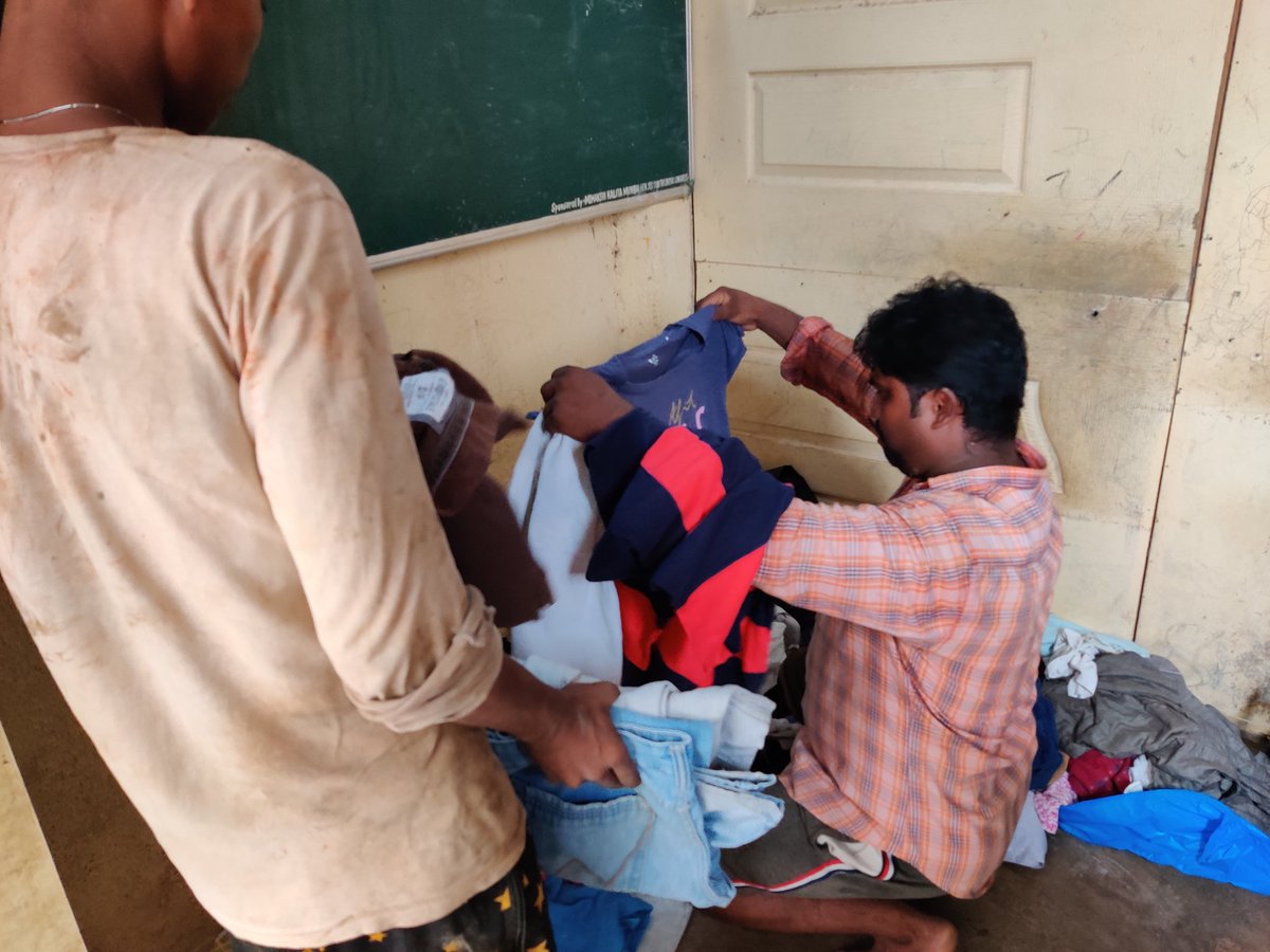 school_zeal's tweet photo. We are ever ready to help in whatever way we can... distributed clothes and shoes (preloved) in our school vicinity to poor families.
Thanks to all the supporters, donors and well-wishers for standing with us in this time of need.
#IndiaFightsCorona #covid19relief #pendamic2020. https://t.co/Cmbctwl00P