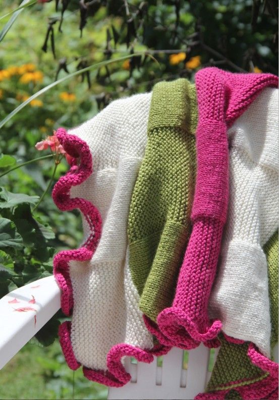 KHayhoe's tweet photo. Since it's Sunday I figured I'd share something I don't usually on Twitter - my knitting projects! It's very cathartic to make something real and cozy when the rest of the time I study abstract (and gloomy) data. If you want more, follow me on Insta 🧶 https://t.co/6zzmFKKnzp https://t.co/pUZhDiVygu