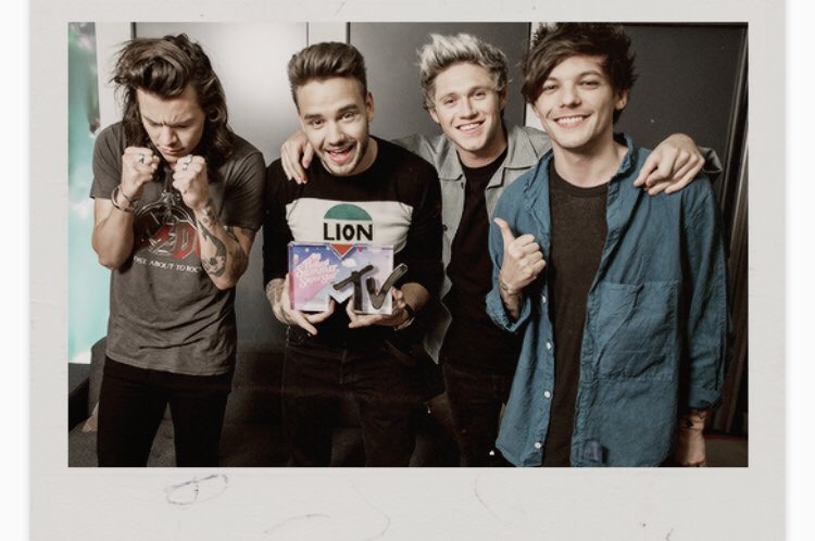 Polaroid pictures of the boys; a thread  #onedirection  