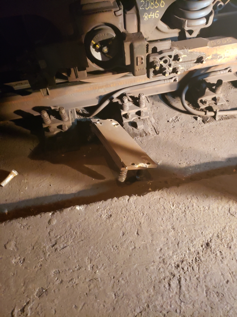 Transit source sends these pics:First one shows the spare plate suspected of causing derailment, source saysSecond one, damage to support column