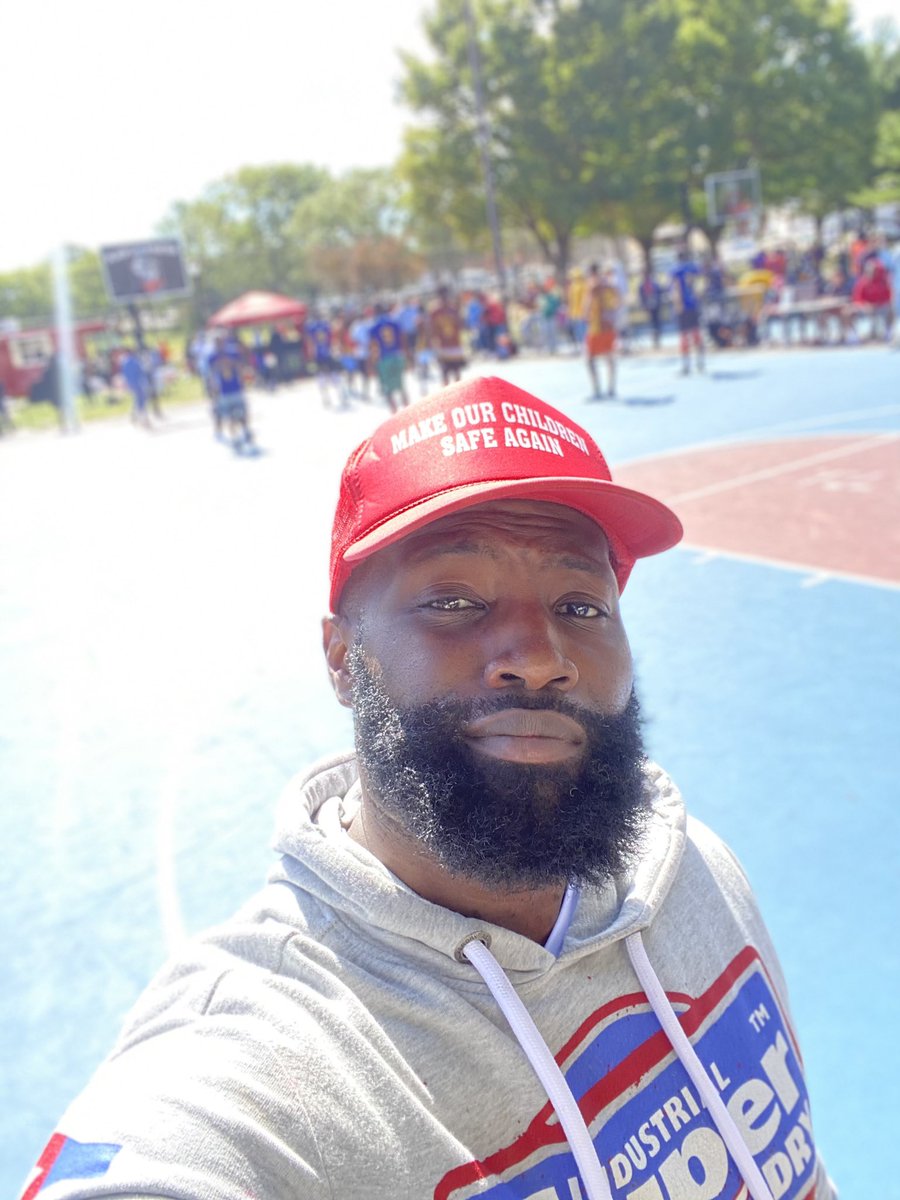reemomeerak_'s tweet photo. @ballin4peace x #H2o are doing an amazing thing with #QueensWeek One Day Basketball tournament in SOUTH QUEENS, NYC 
#ChefReemoOnThaBlockBWOY https://t.co/aFTcKNBUny