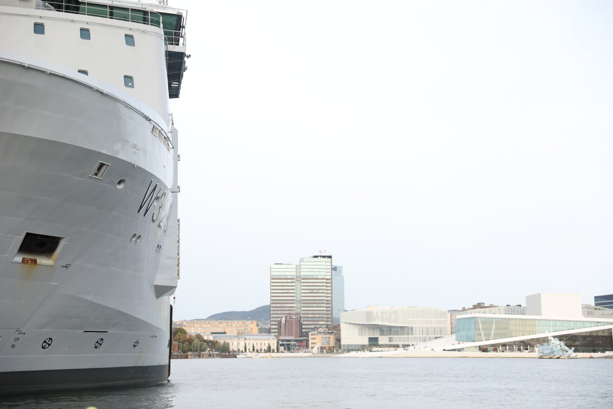 kystvakten's tweet photo. KV Bison fortøyd i Oslo, klar for siste dag på promoteringstur. Det har blitt gjennomført arrangement i Ålesund, Bergen og Horten.
#KVBison
@kystvakten @Kystverket @Sjoforsvaret https://t.co/NeQ7cLS14n