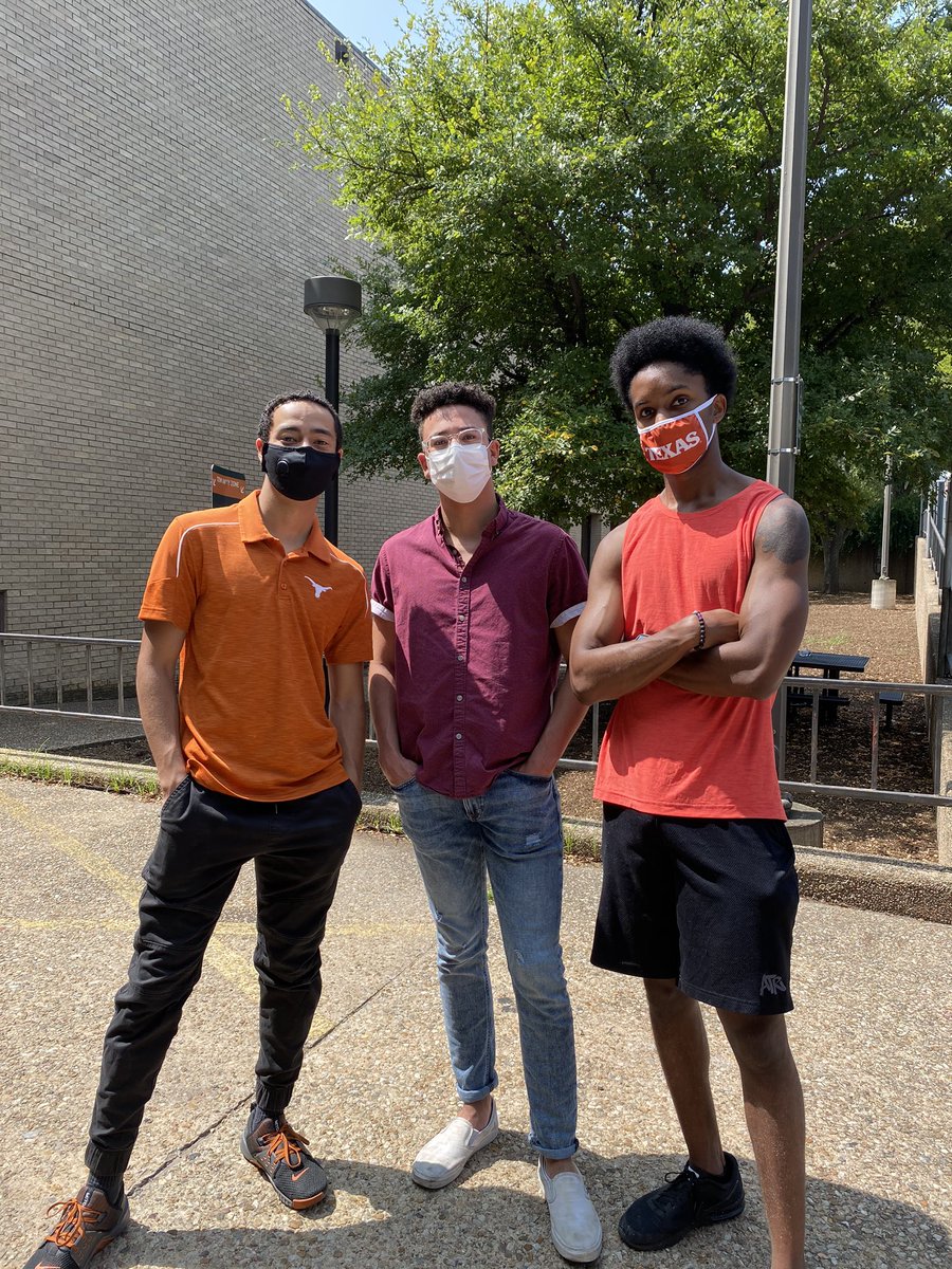 LHBlacks's tweet image. The Soul of the Southwest is grubbin’ out here BOY! 😛✨#LHBlacksCookout 

Tweet us pics of your plates y’all 🤘🏾