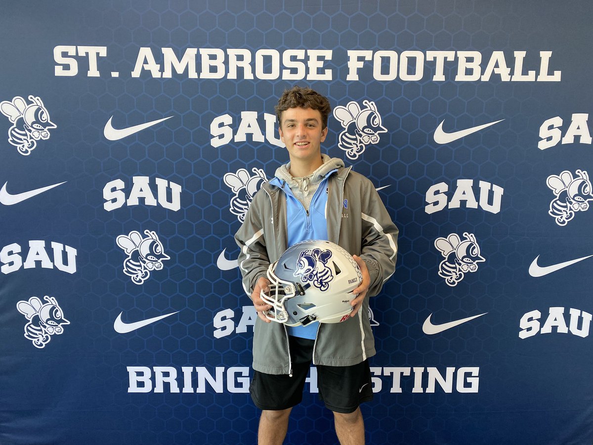 joey_curzon's tweet photo. Thank you @FillippSAU for the campus tour and allowing us to watch practice! Appreciate it 🐝. @robertpomazak @EDGYTIM @FightingBeesFB @DeepDishFB https://t.co/an61Ij7REs