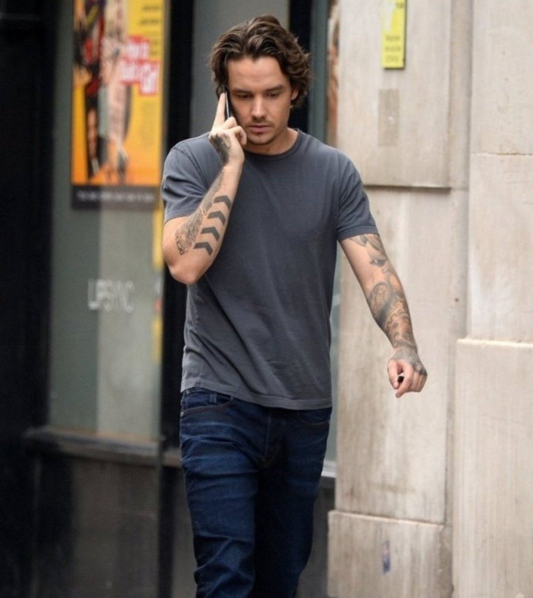 blondiepotato's tweet image. Nuevas fotos de L'iam caminando por Londres 👇🏼🥰
#LiamPayne
#ONEDIRECTIONSAVE2020
#1dinfinity
#directioner
#Midnight
#LP1