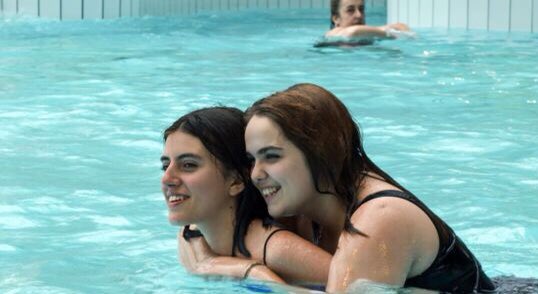 Les deux #Adolescentes de #SebastienLifshitz sont merveilleusement touchantes.