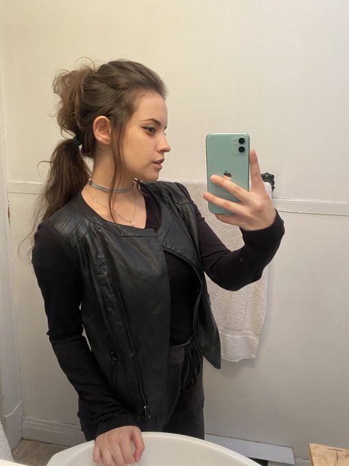 no boobs today. hope u like my head https://t.co/KKgndT7mxZ