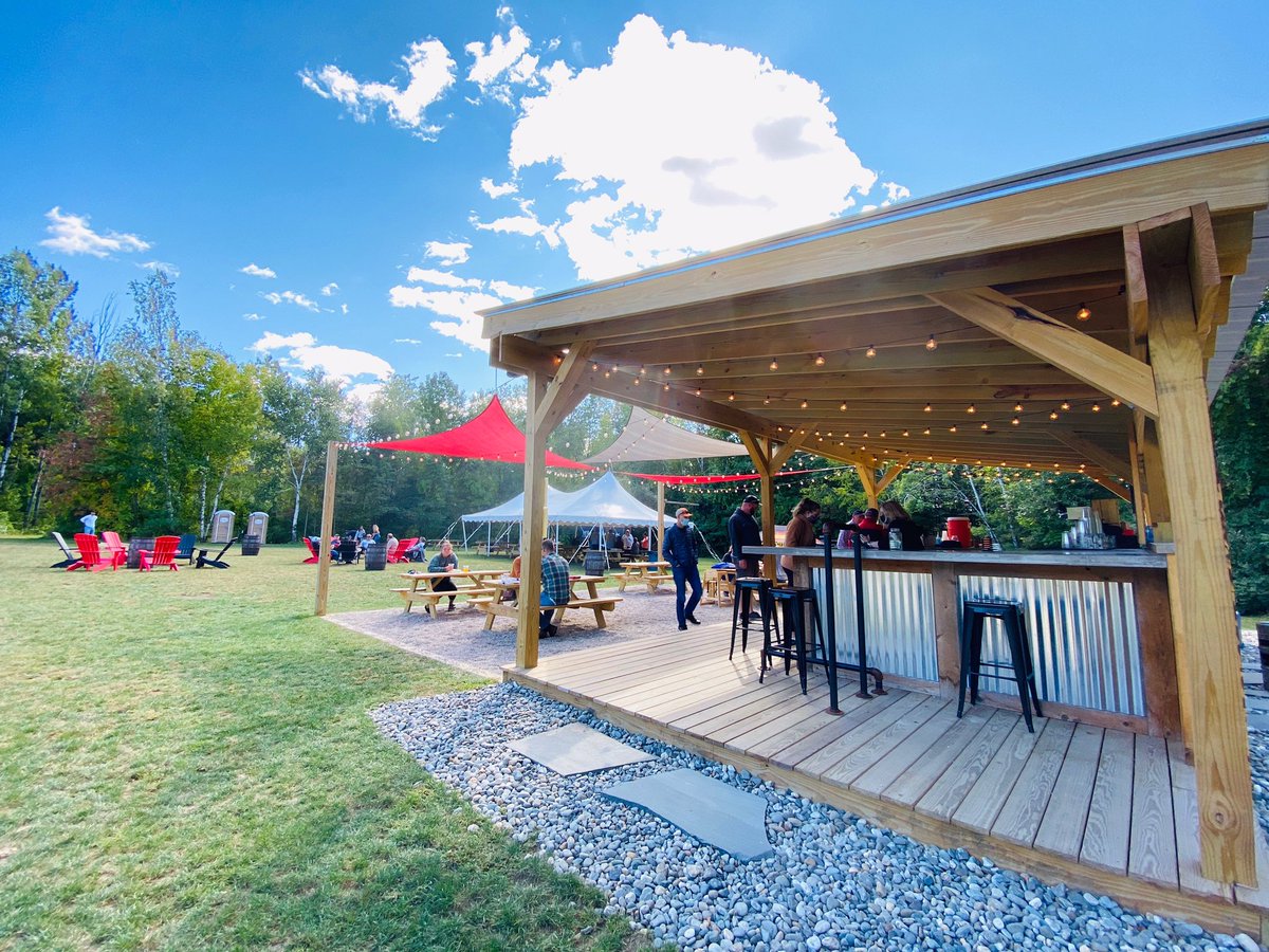twinbarnsbrew's tweet photo. Beautiful day in the beer garden. Come on by for a proper beer, raised in a barn.
#nhbeertrail
##barnbeer https://t.co/Rjf14Xktak
