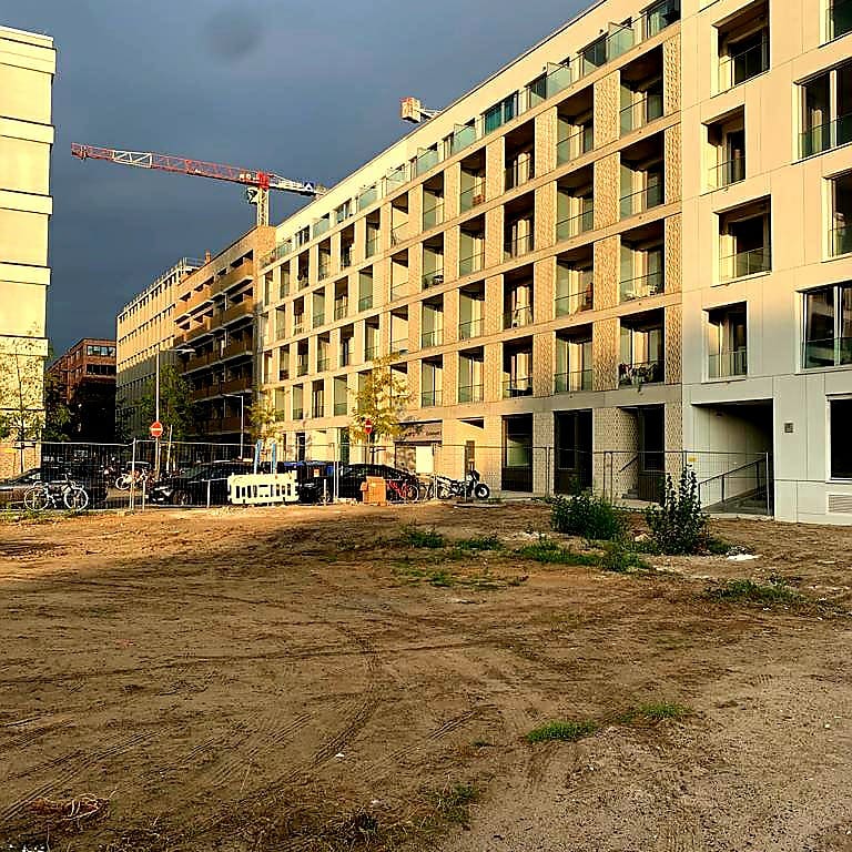 GlassDocAG's tweet photo. Projektstart "Heidequartier Europacity" in Berlin. Das Projekt der Zukunft mit über 3'000 Wohnungen wurde von PORR erstellt und wir dürfen sämtliche, nach der Baureinigung bemängelten Fensterglasschäden wie Kratzern und Funkenflüge sanieren. #glassresq #heidequartier #berlin https://t.co/aAcnOnn8Xc