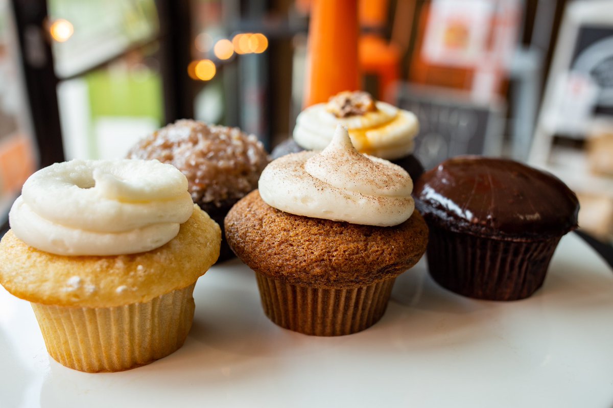 batch_cupcakery's tweet photo. Not sure which one your in the mood for? Come try them all. βΊοΈ
π§β β β β β β β β β
#batchcupcakery #eatacupcake #glutenfree #supportsmallbusiness #biggestlittlecity #renonevada #renotahoe #renoisrad #supportlocalbusiness #renoeatsout https://t.co/cCwSYnX6jB