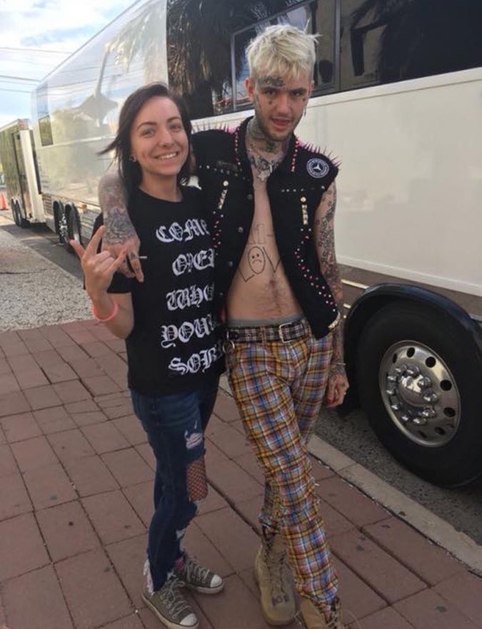 this was when peep met mariah bons. she was the fan who was initially accused of “killing” peep, causing an online witch hunt. this has since been proven false. that day, she went to meet peep with nick dowd. the pair were invited to smoke weed on the bus with peep.