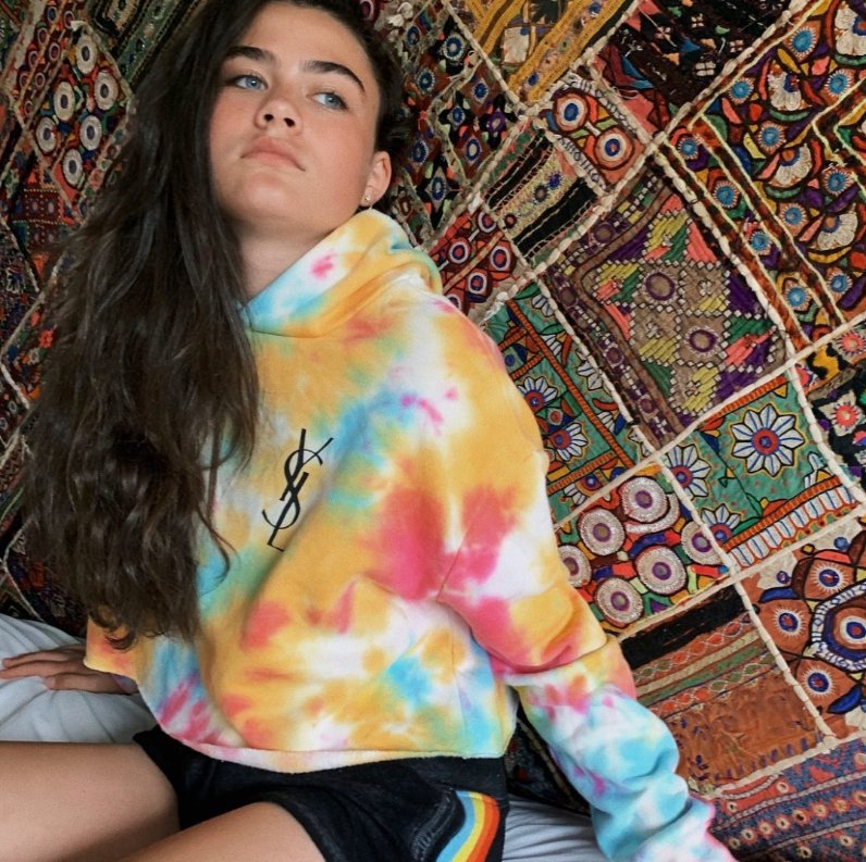 ➤ lola flanery as amoung us; a thread