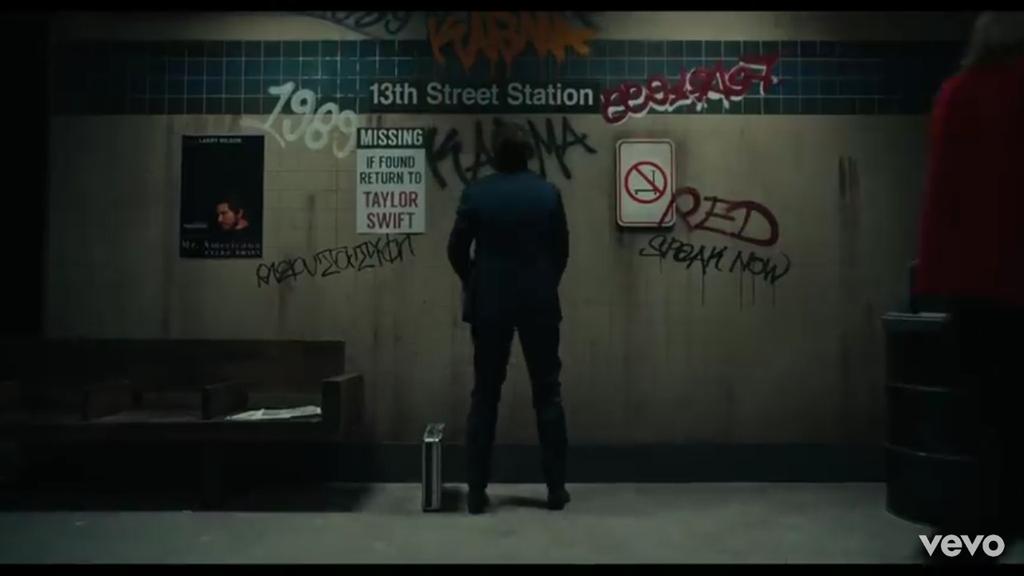 As we know the speculation about the Karma album started from this scene in The Man MV. The one thing that I noticed immediately (which I heard no one talk about btw) is that Karma is written twice on the wall here; once in black and once in orange.
