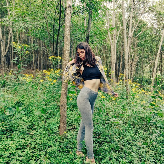 Good morning y'all! 🌞🍁🌞   Another flannel for another fall day! Heheh https://t.co/BMHCR7Vb6Q