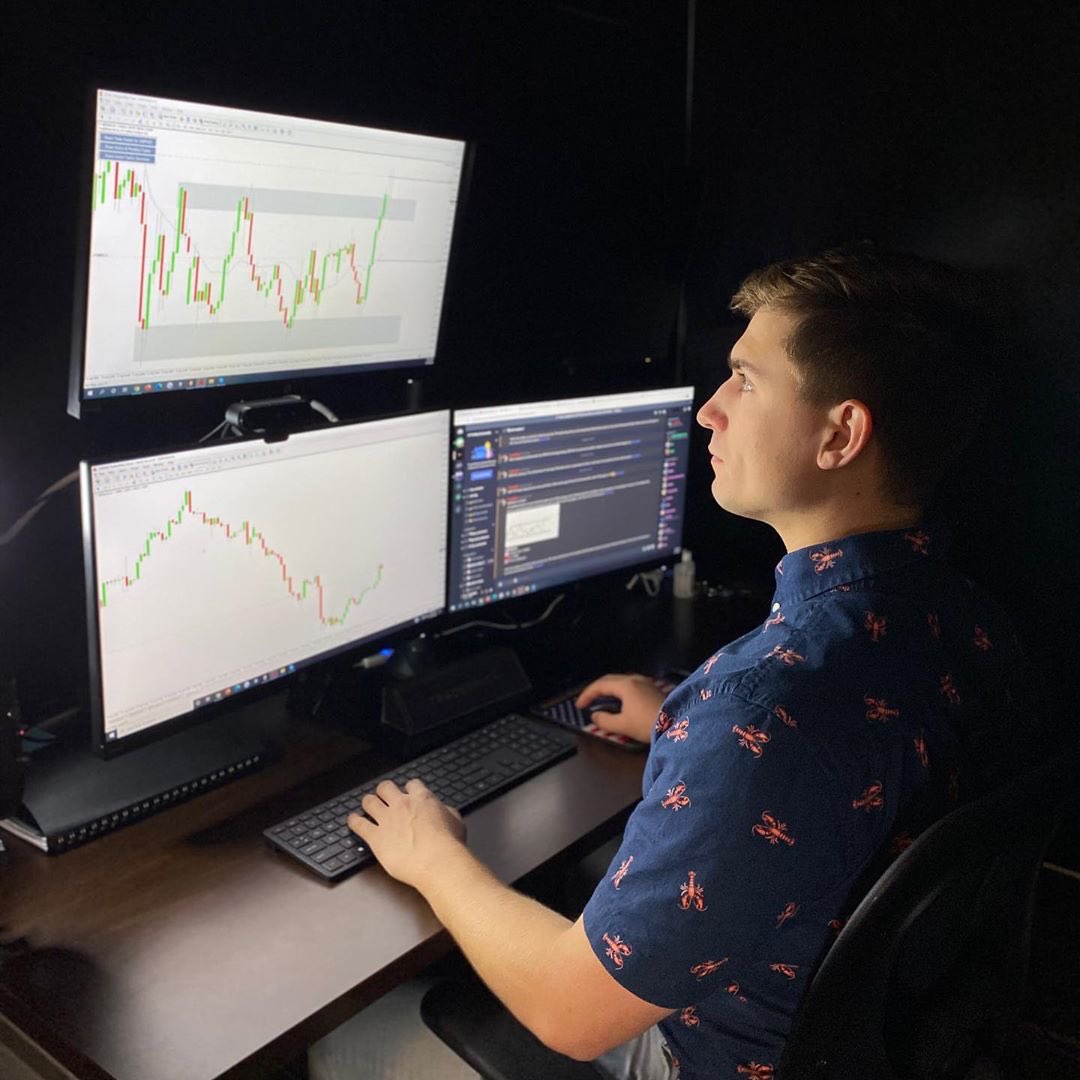 LouisRecce's tweet image. If you hang around five confident people, you will be the sixth. If you hang around five broke people, you will be the sixth. If you hang around five millionaires, you will be the sixth. 
#forex #Finance #stocks #trading #staysafe