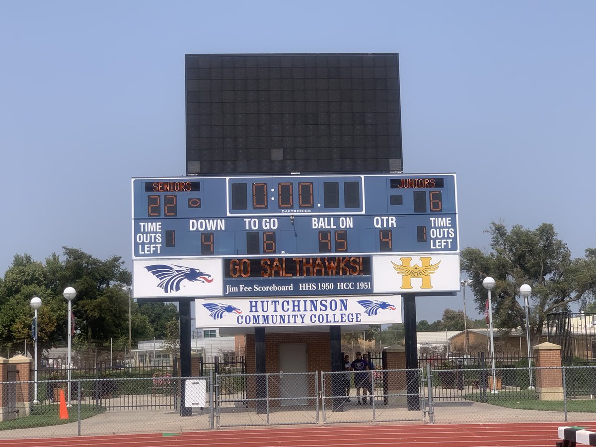 MrsHenionHHS's tweet photo. Final score seniors 22 juniors 6. Great job to the players &amp; coaches! It’s going to be a fun homecoming week! 💙💛 https://t.co/uHLdO37fD3