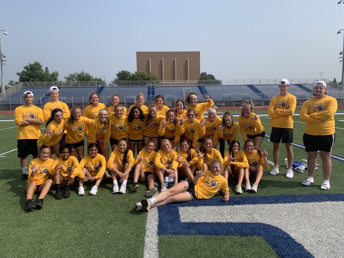 MrsHenionHHS's tweet photo. Final score seniors 22 juniors 6. Great job to the players &amp; coaches! It’s going to be a fun homecoming week! 💙💛 https://t.co/uHLdO37fD3
