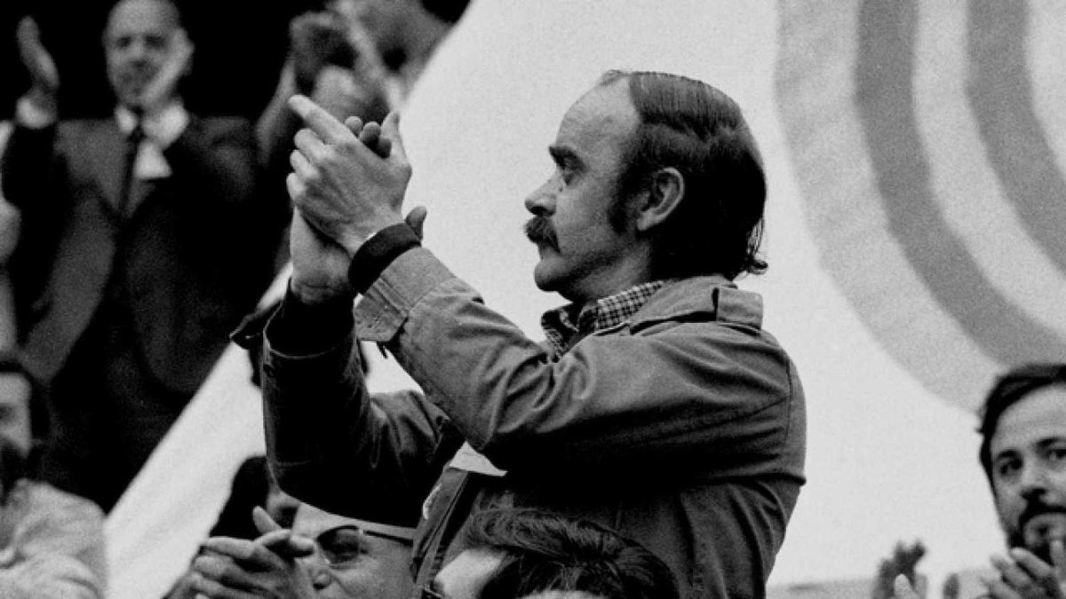 ⭕️ ¡Sigue EN DIRECTO <a href="/Impres_TVE/">Imprescindibles TVE</a> con el documental 'Un país en #Labordeta' también por nuestra web!
📲 rtve.es/directo/la-2

#Imprescindibles