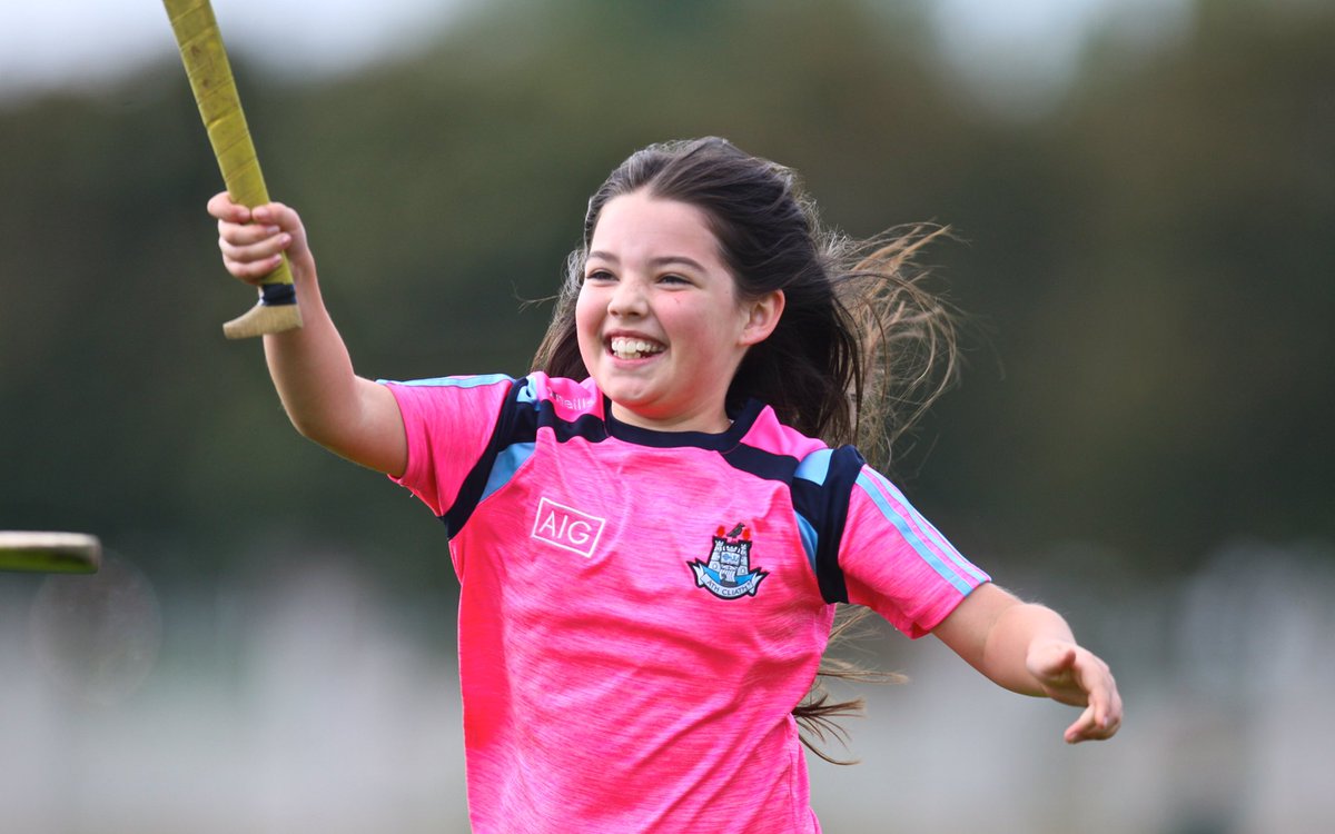 ilivephotos's tweet image. Put your hurl up if you love Camogie. Na Fianna’s Ava obviously does 👏👏 #dublincamogie #clubsbuilddubs #20x20 #CantSeeCantBe