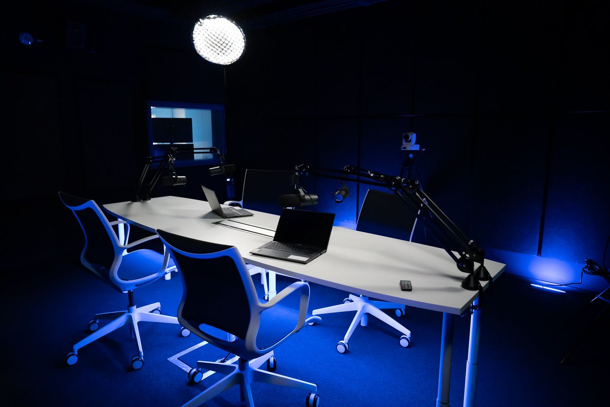 Blue Screen 404 tweet media