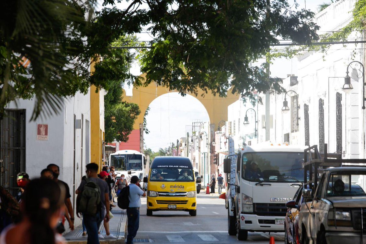 RenanBarrera's tweet photo. 🚌 🧓🏽Para apoyar a los adultos mayores, mujeres embarazadas y
personas con discapacidad, ampliamos el servicio de Circuito Enlace. Unidos construimos una #MéridaDe10. https://t.co/fxLZzyNsFI