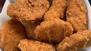 Meganisrad's tweet photo. Who else forgot how much food you get with fast food orders and got a giant pile of fried food when ordering #spicynuggs? https://t.co/5q9EgHevBN