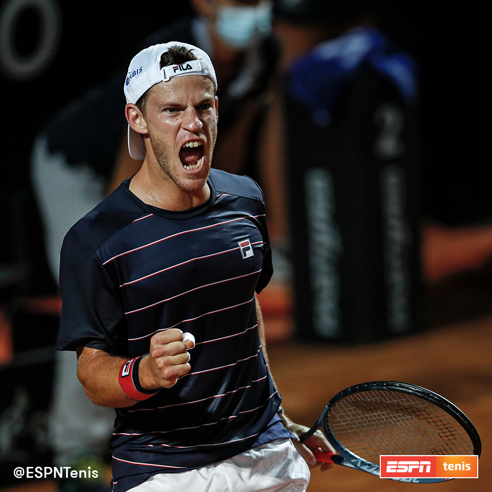 ESPNtenis's tweet photo. ¡DIEGO SCHWARTZMAN ESTÁ EN LA FINAL DE #ROMA! 🇦🇷🙌​
​
Con un gran nivel, El Peque derrotó a Denis Shapovalov con parciales de 6-4, 5-7 y 7-6 (4) para meterse en el partido decisivo del M1000 italiano. ¿Su próximo desafío? El N°1, Novak Djokovic. 🔥​
​
#TENISxESPN https://t.co/lxgQMnvPT3