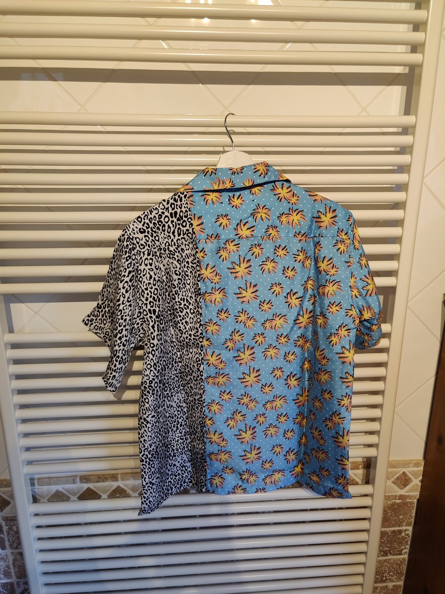 DielenSander's tweet photo. Selling this Amiri shirt
Interested? Dm me
Retweet= good fortune https://t.co/dD8TecgfZa