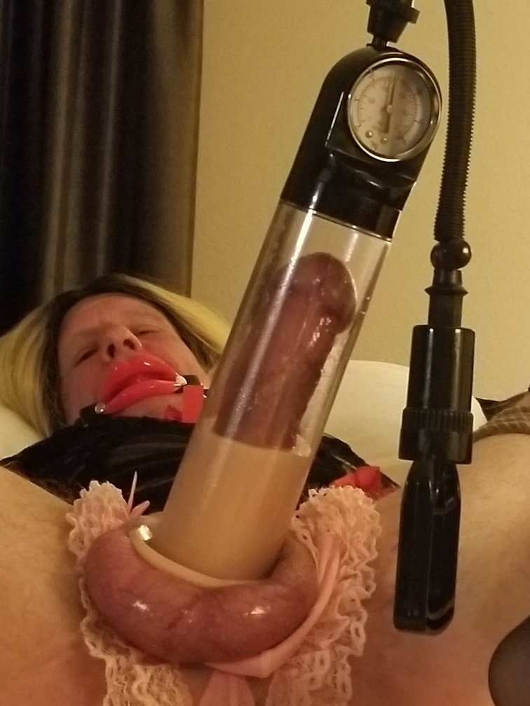 I think she likes it #slutlife #whorwlife #penispump