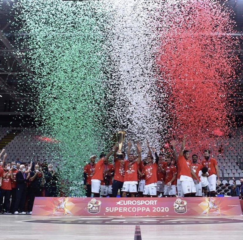 SergioRodriguez's tweet photo. Primo trofeo in Italia! 🏆
Molto contento!
Bravi raga! https://t.co/byxNGeh0B0