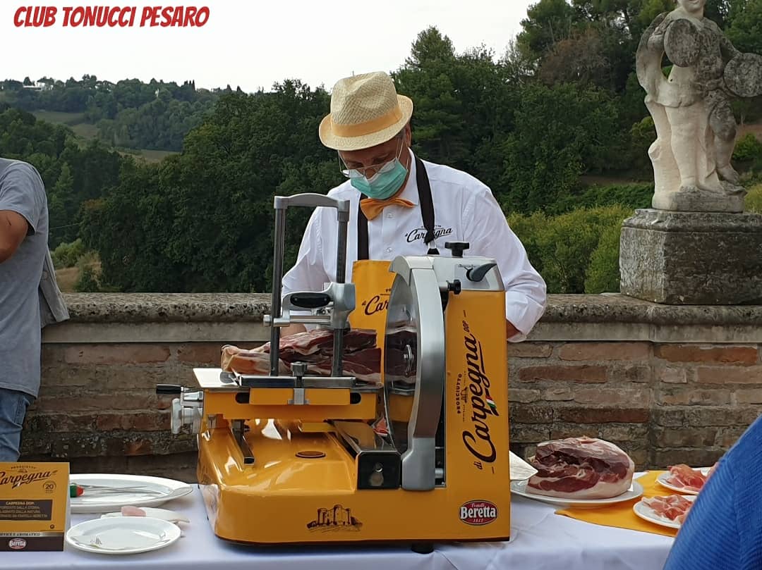 ClubTonucci's tweet photo. CARPEGNAPROSCIUTTO . Special local ham . #Delicious #Dop https://t.co/jXfYSJ5fLM