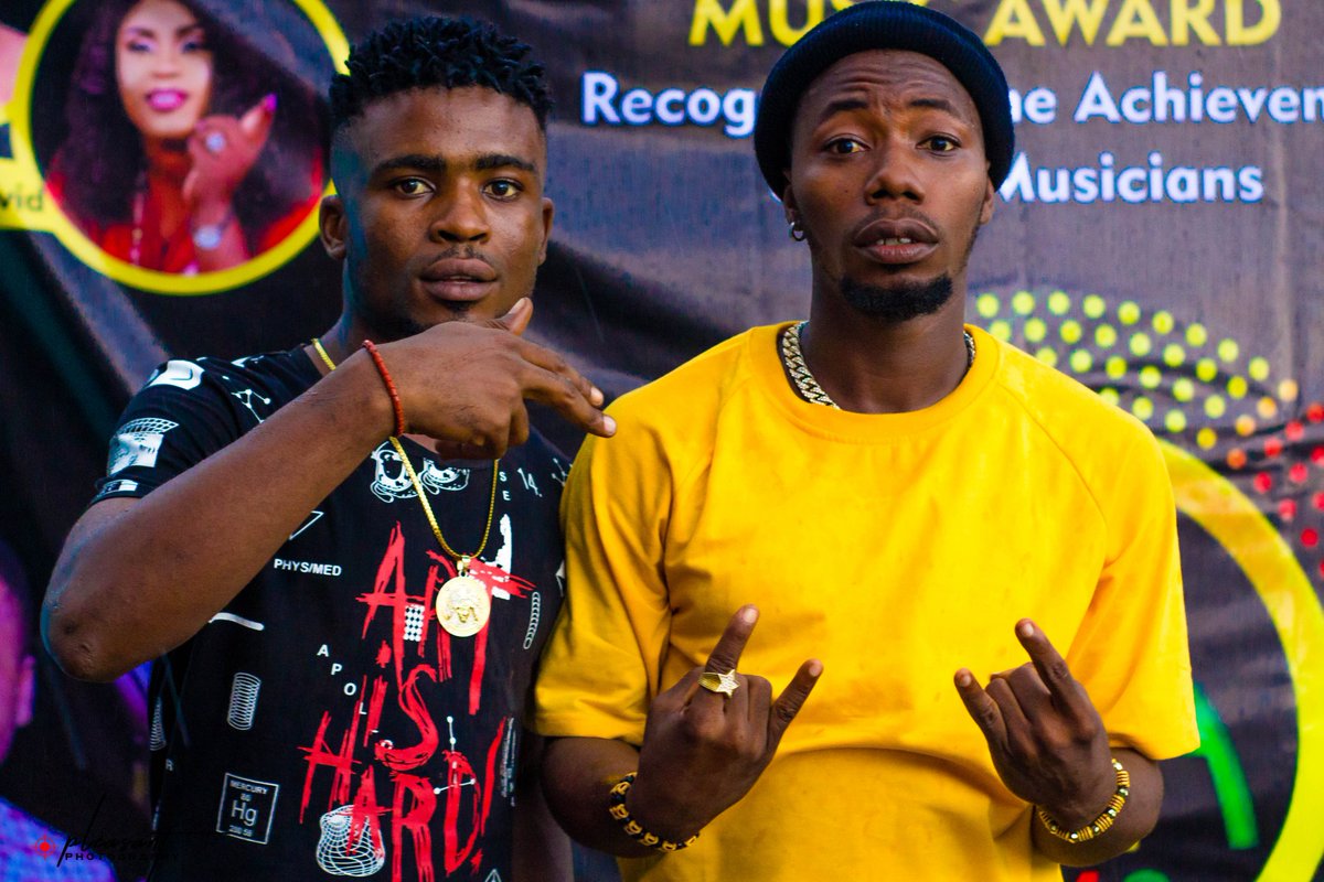 ibadmanwhiz's tweet photo. @callwhizkelly alongside @MrSpice_Ala @Bae_Awards @Streetgbedu_com @Realplez @VdjRoyale At Kula award show 2019. https://t.co/k3g2u6dllY