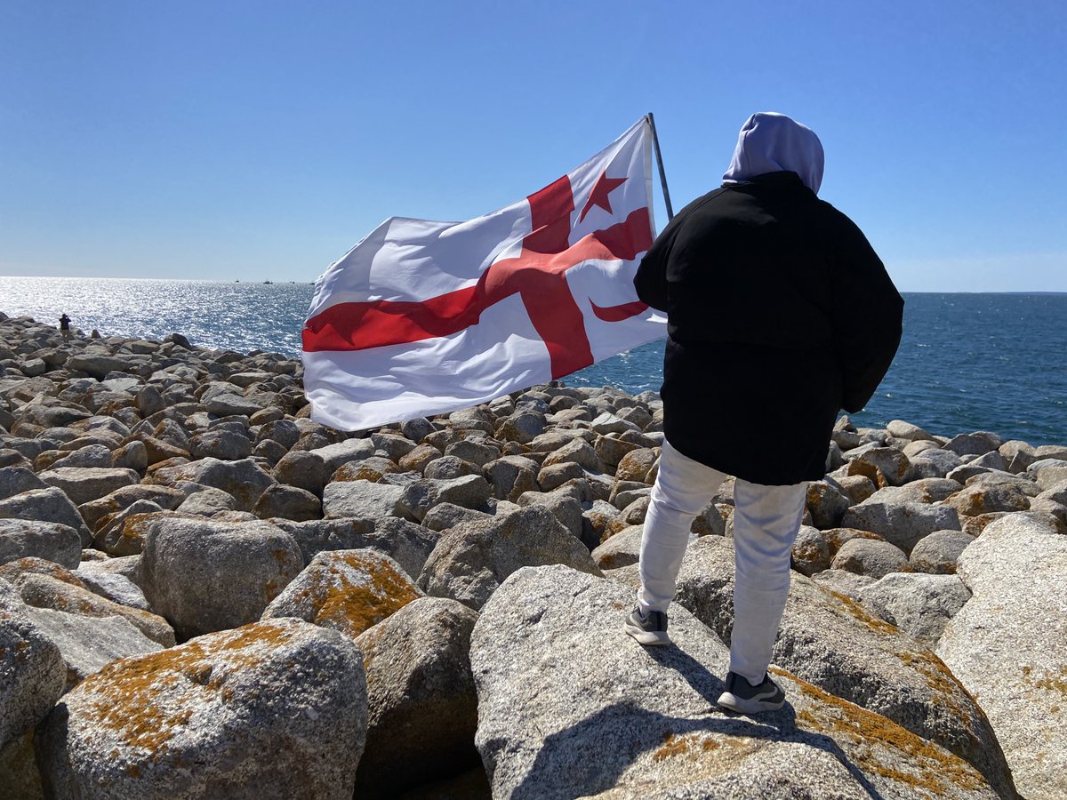 The Sipekne’katik First Nation launched its moderate livelihood fishery on Thursday in Saulnierville, a three-hour drive west of Halifax. The days since have been marked by threats, flares fired at Mi’kmaw boats, as well as damage to trap lines.
Photos: <a href="/angelharksen/">angel moore</a> @TrinaRoache