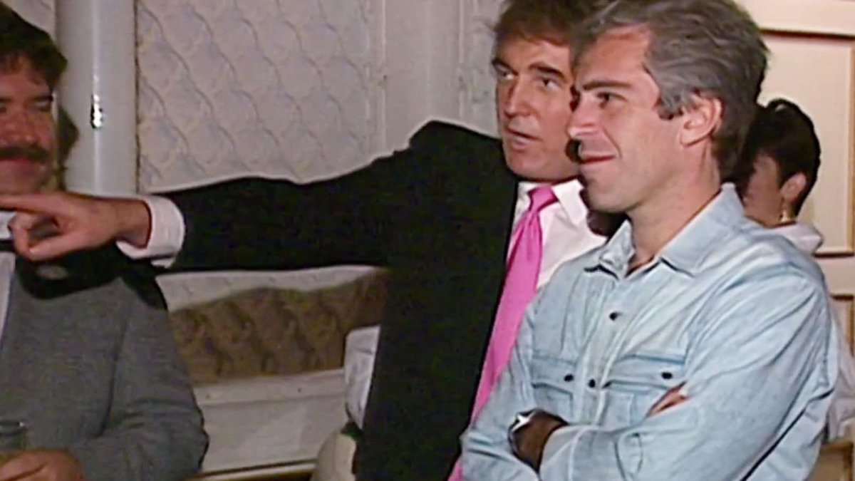 Just by way of conclusion, here's the fearless 'paedophile hunter'  @realDonaldTrump 'fighting' the pimps & leaders of the Elite paedophile ring -  #JeffreyEpstein - at parties in his Mar-a-Lago hotel complex. Other images include  #Trump with  #PrinceAndrew &  #GislaineMaxwell